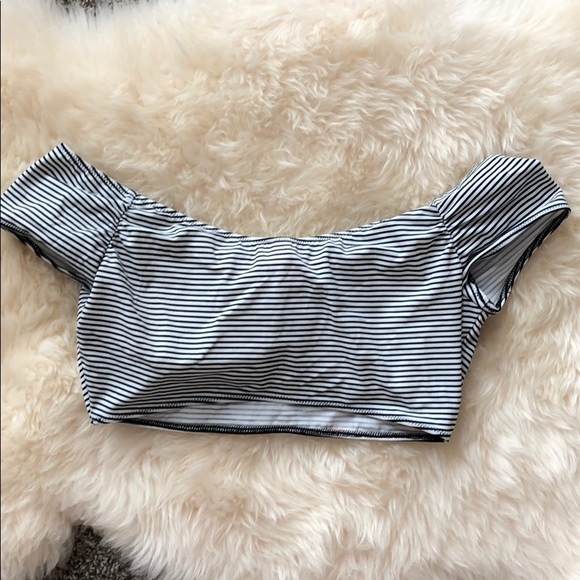 Victoria's Secret Off the Shoulder Bikini Top - Picture 2 of 4